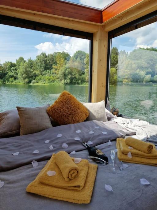 ホテル Aquachill Houseboat & Wellness Liptovský Trnovec エクステリア 写真