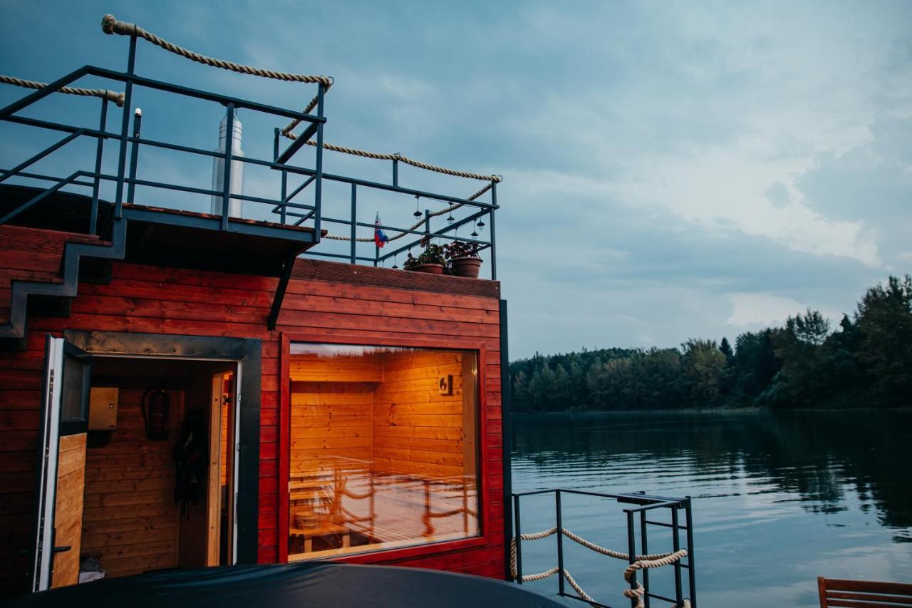 ホテル Aquachill Houseboat & Wellness Liptovský Trnovec エクステリア 写真