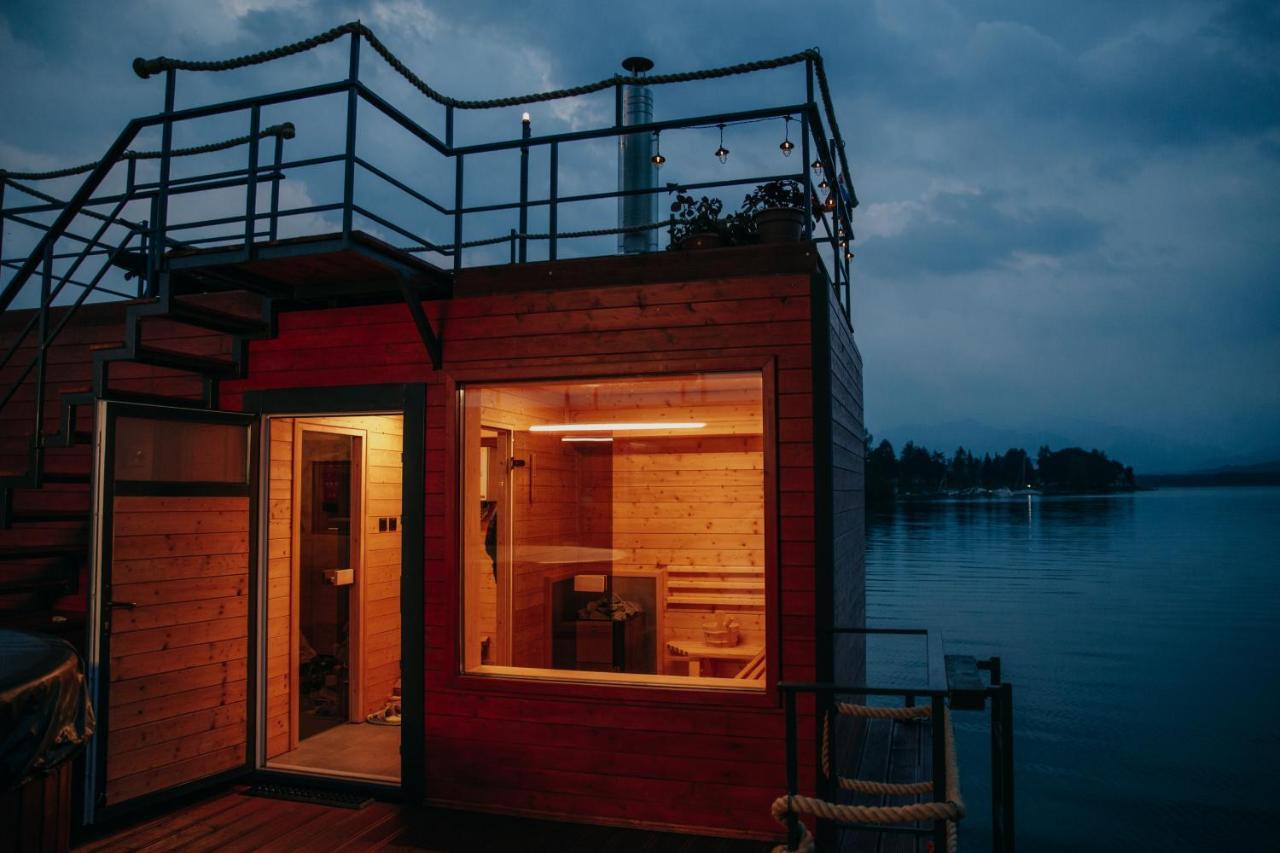 ホテル Aquachill Houseboat & Wellness Liptovský Trnovec エクステリア 写真