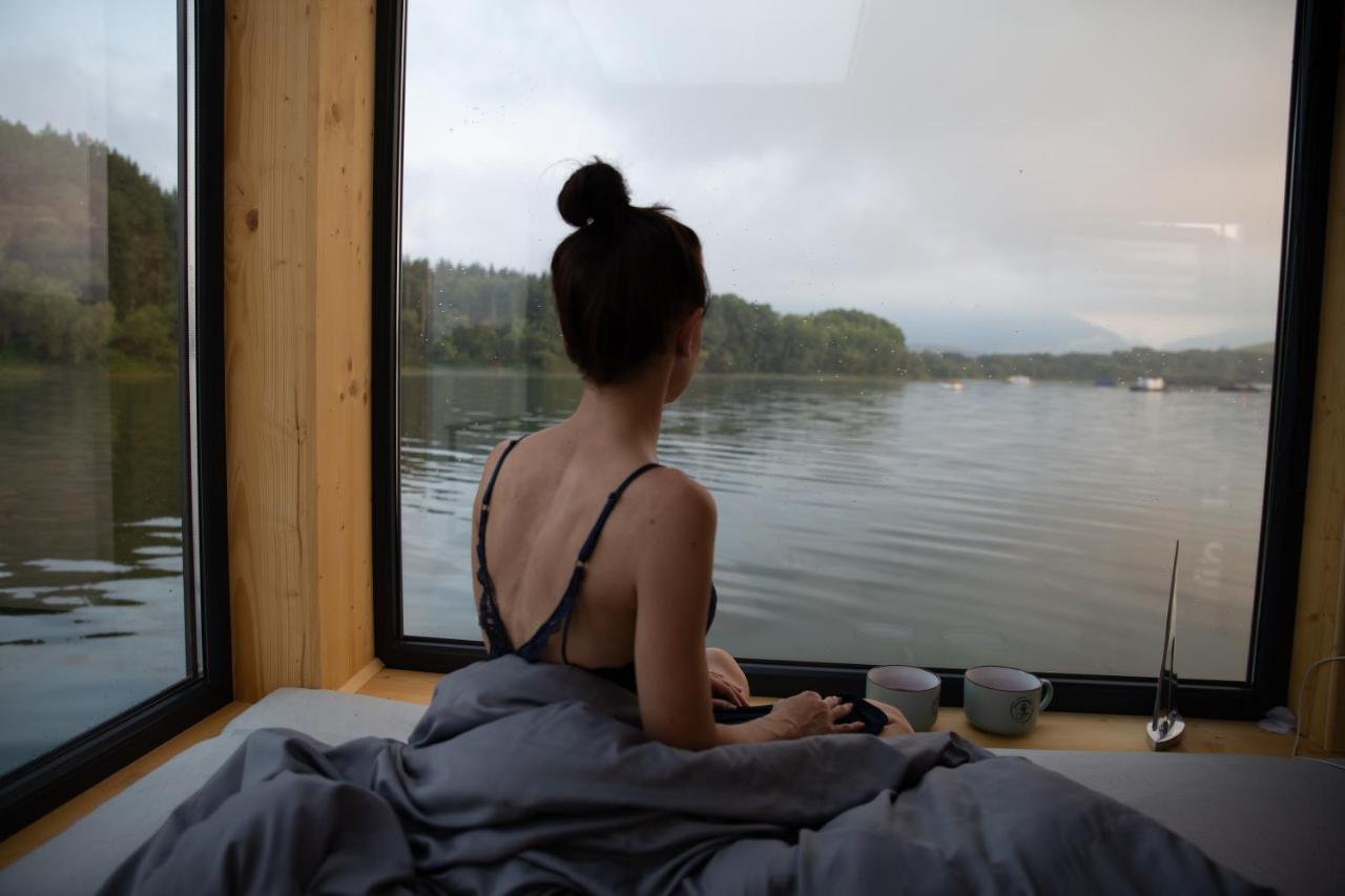 ホテル Aquachill Houseboat & Wellness Liptovský Trnovec エクステリア 写真