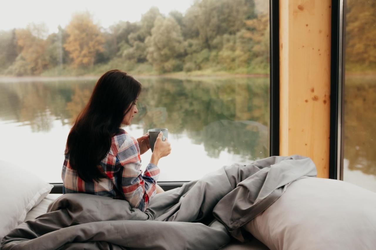 ホテル Aquachill Houseboat & Wellness Liptovský Trnovec エクステリア 写真