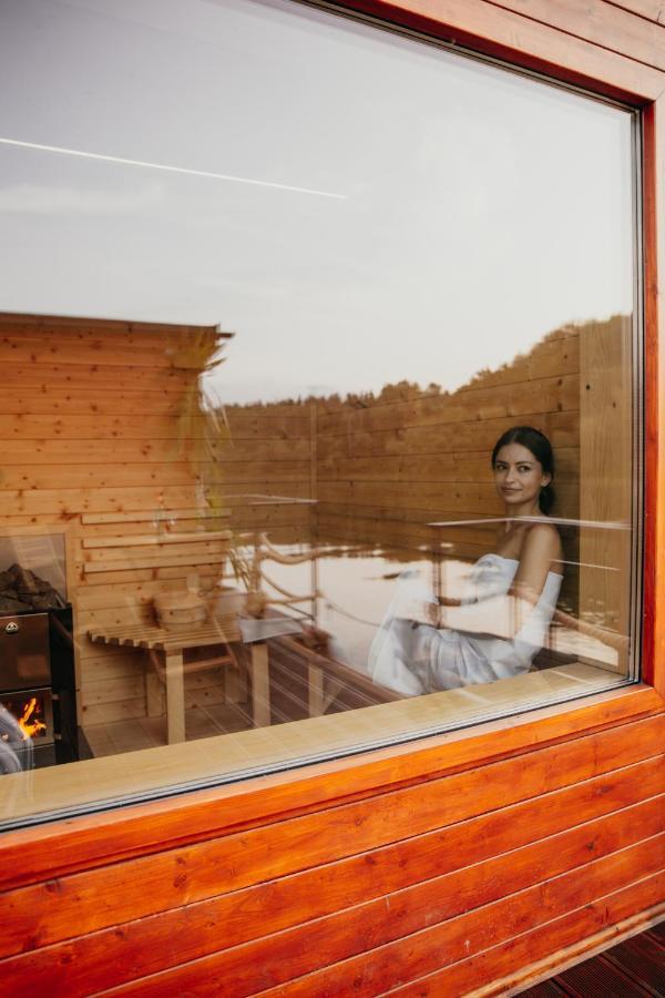 ホテル Aquachill Houseboat & Wellness Liptovský Trnovec エクステリア 写真